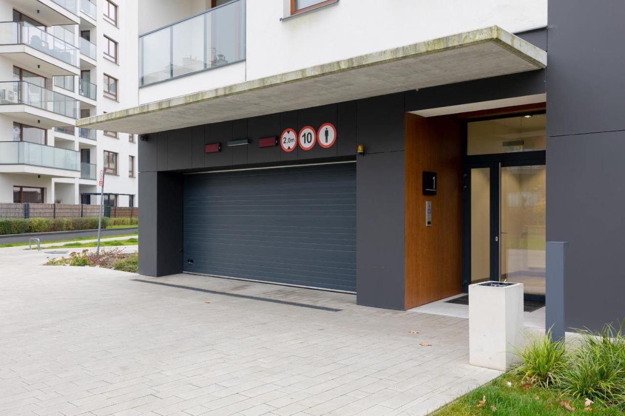 Metro Bielany Apartments With Parking By Noclegi Renters Varsóvia Exterior foto